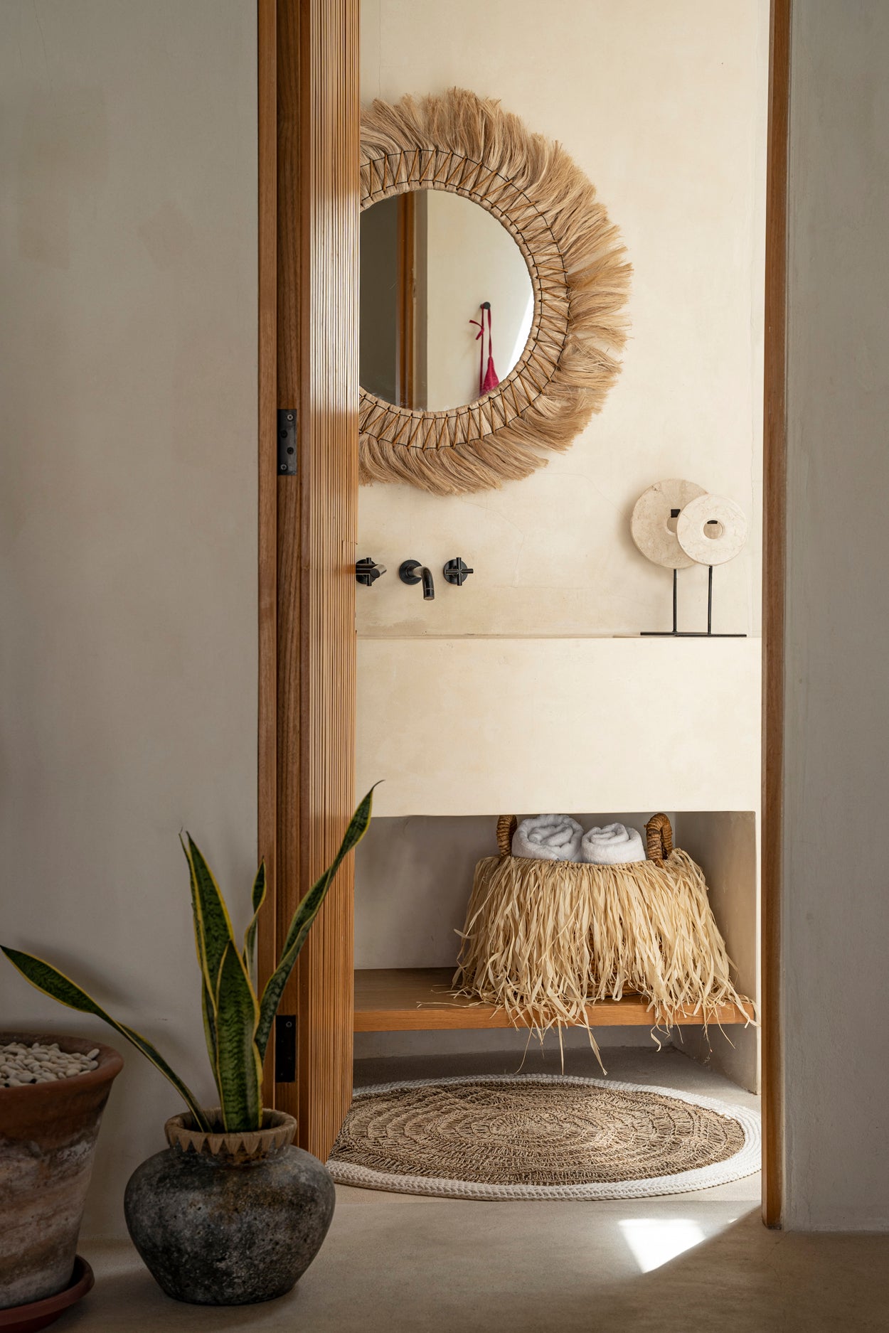 The Pretty Blonde Mirror