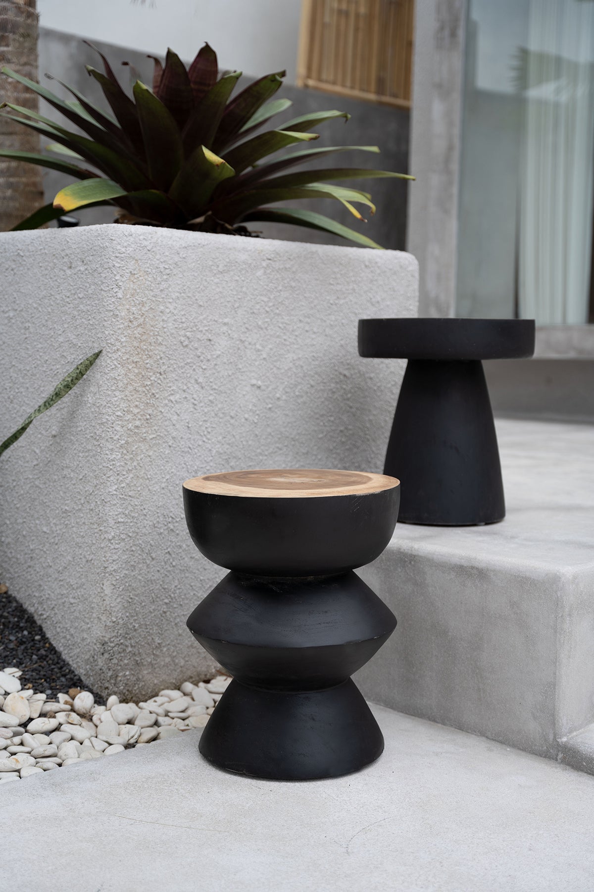 The karbun table black natural flo & joe