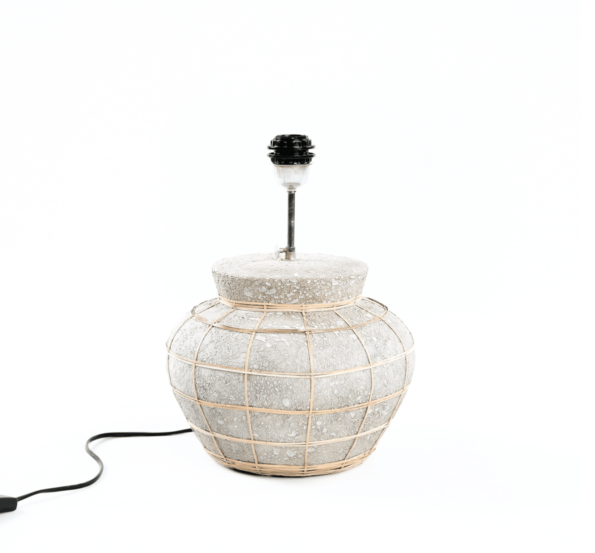 The lipsi table lamp flo & joe