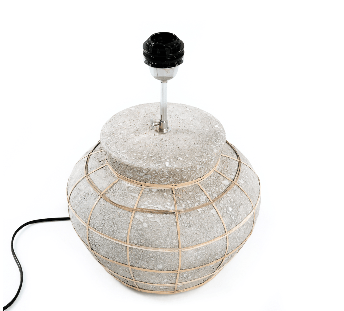 The lipsi table lamp flo & joe