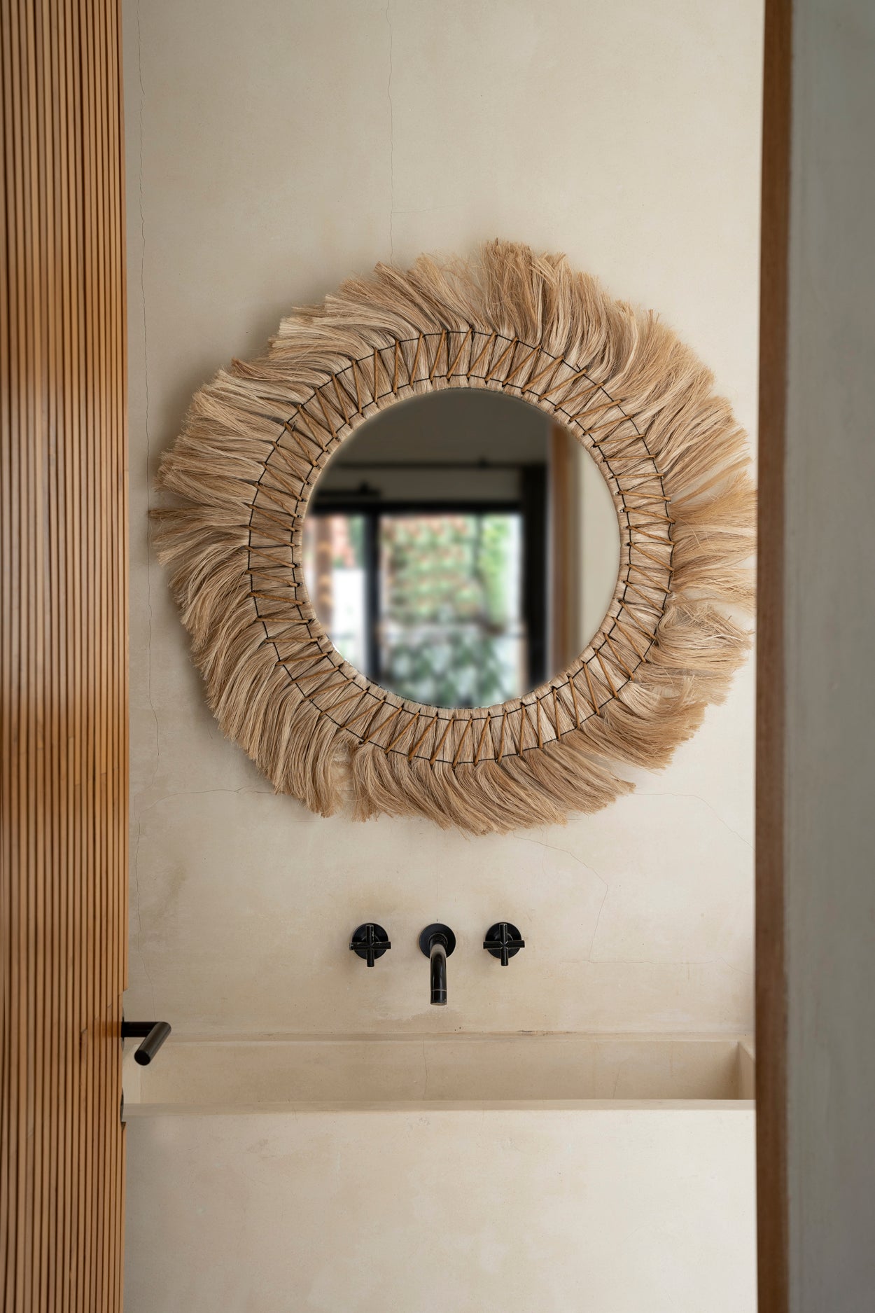 The Pretty Blonde Mirror - Flo & Joe