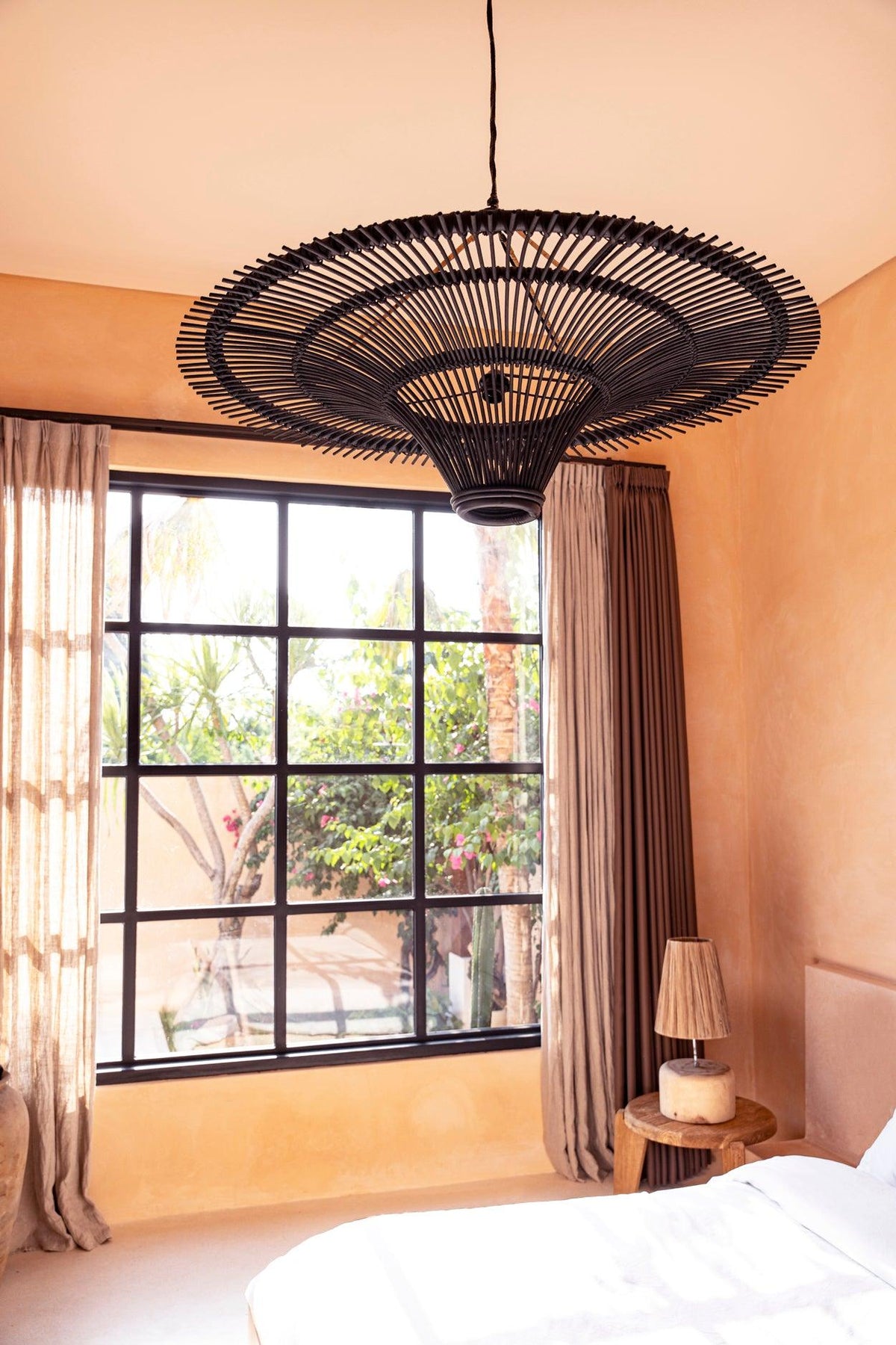 The sky pendant black 150cm flo & joe