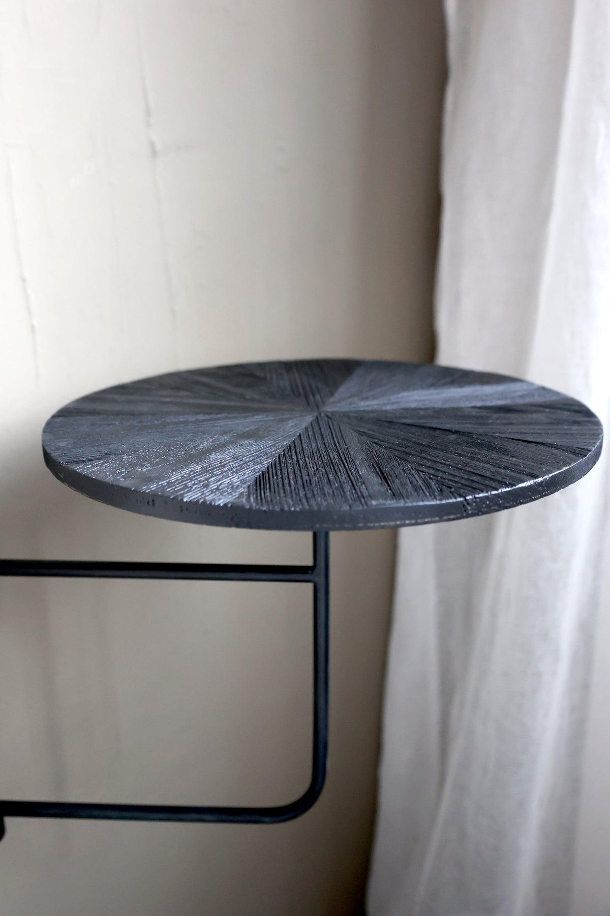Wall mounted table 35cm black flo & joe