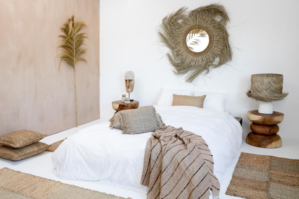 The s'il vous plaid beige black throw flo & joe