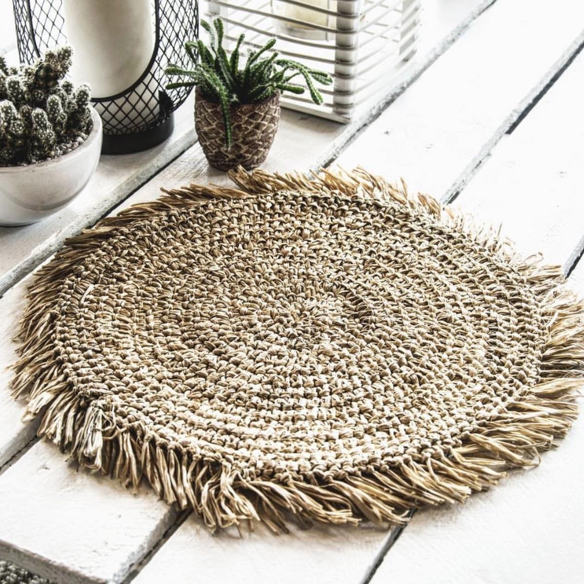 Large fringed raffia placemat flo & joe