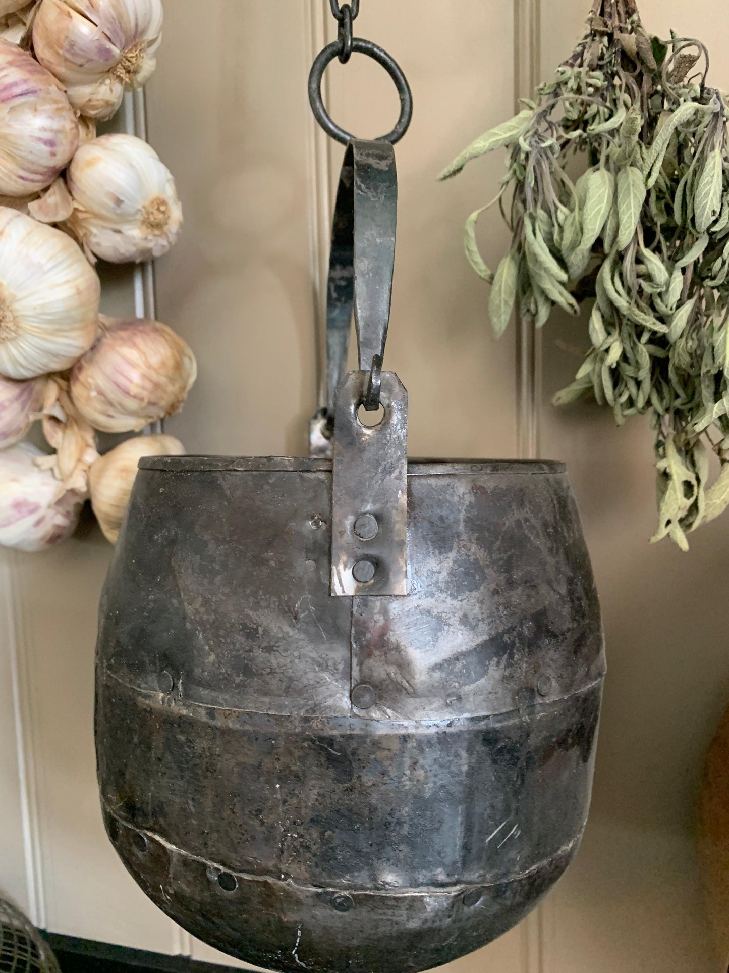 Metal Hanging Pot - Flo & Joe