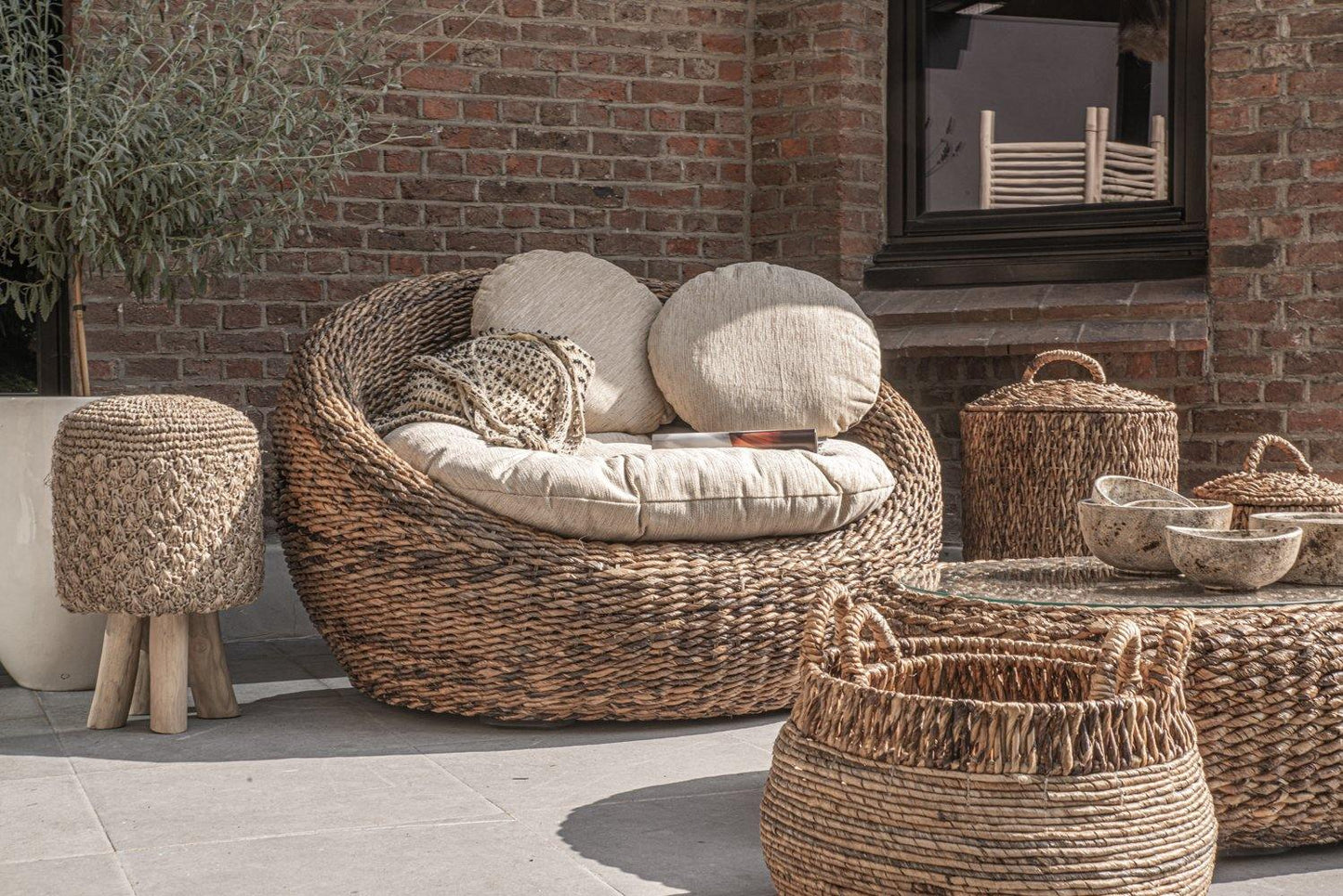 Raffia Rounded Stool - Flo & Joe