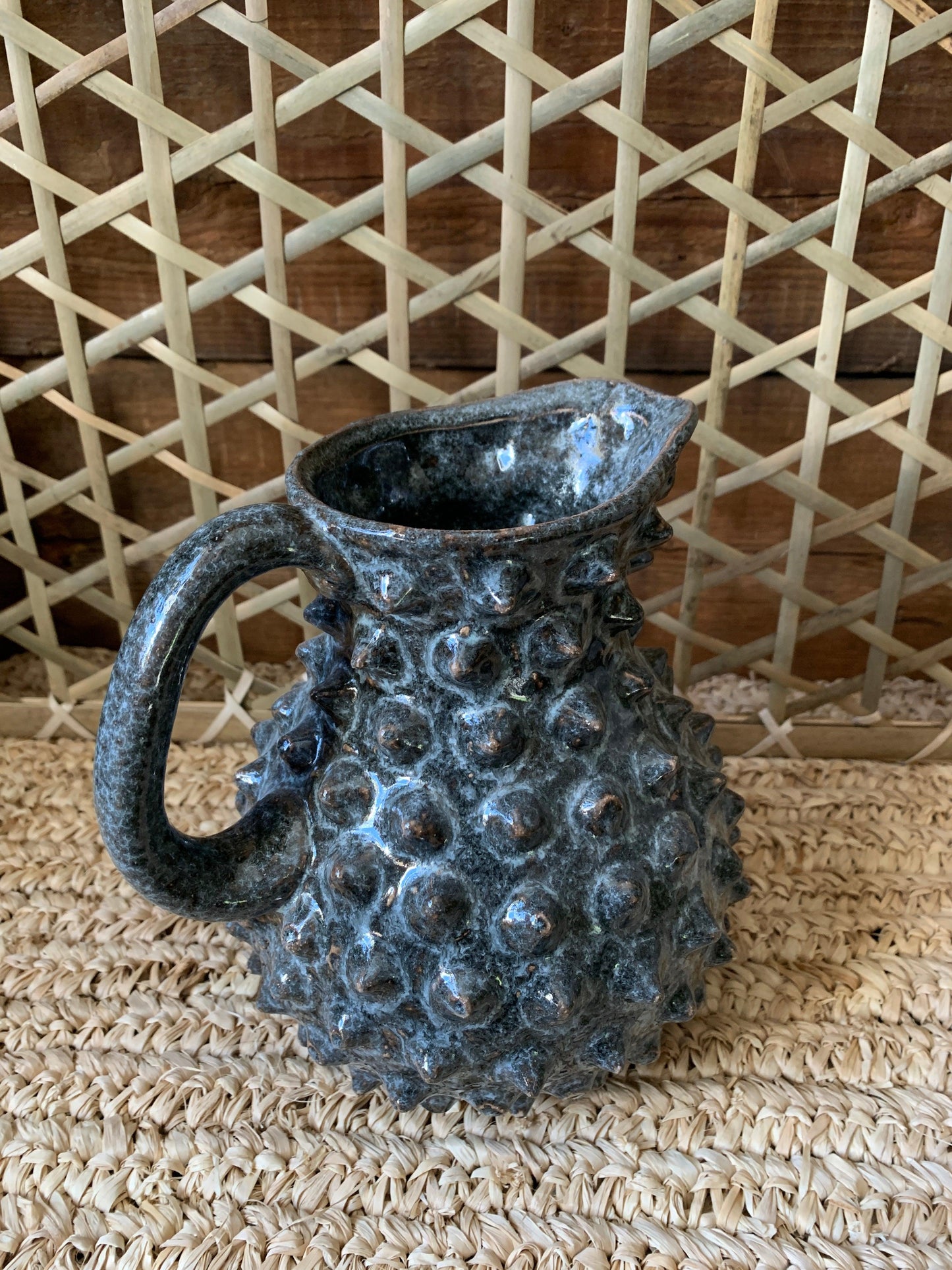 Textured Dark Jug - L - Flo & Joe