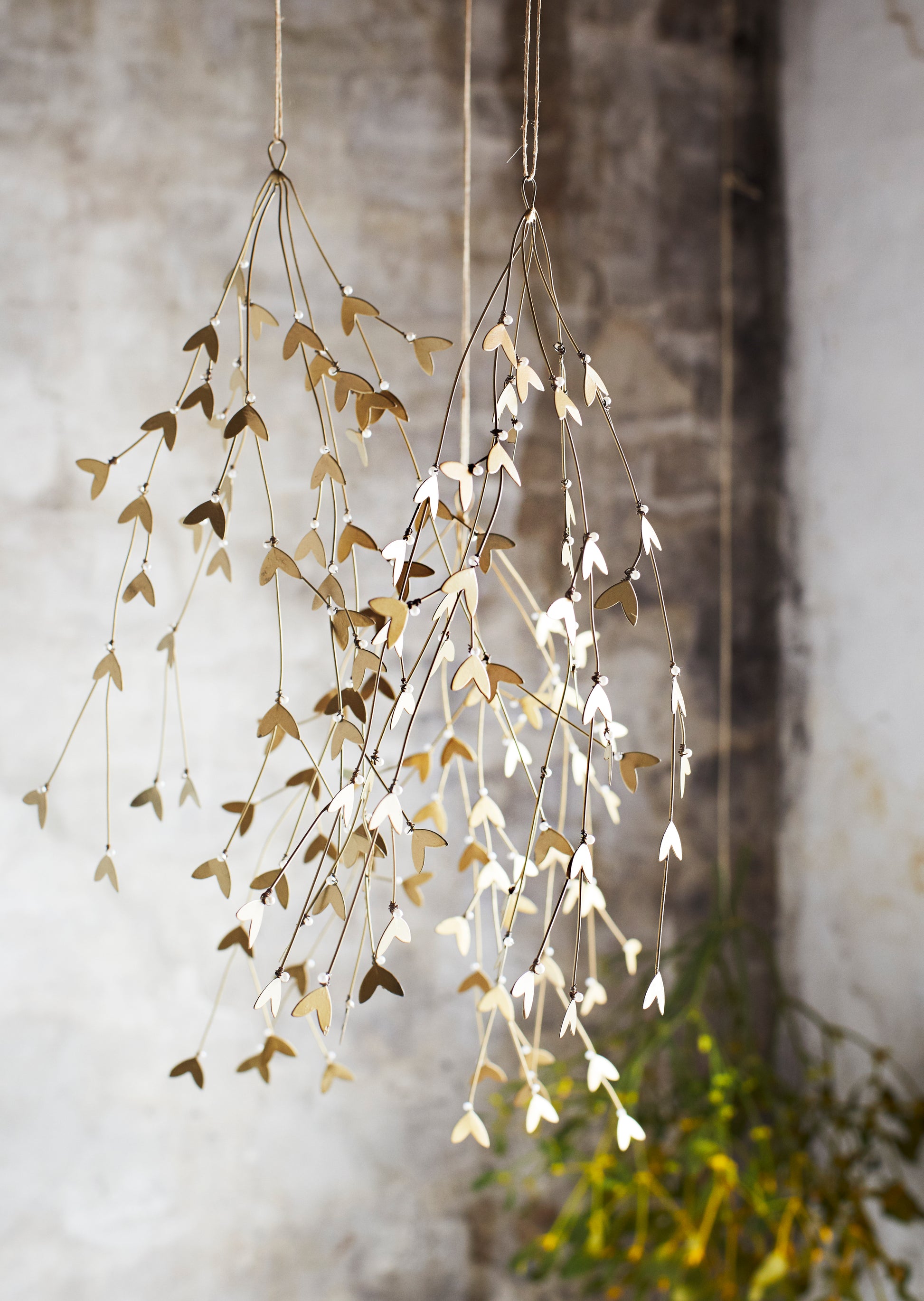 Golden Mistletoe Hanging Garland - Flo & Joe
