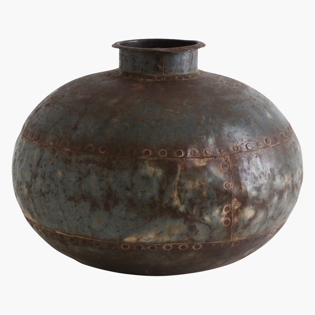 Antiqued iron vase   xl   flo & joe
