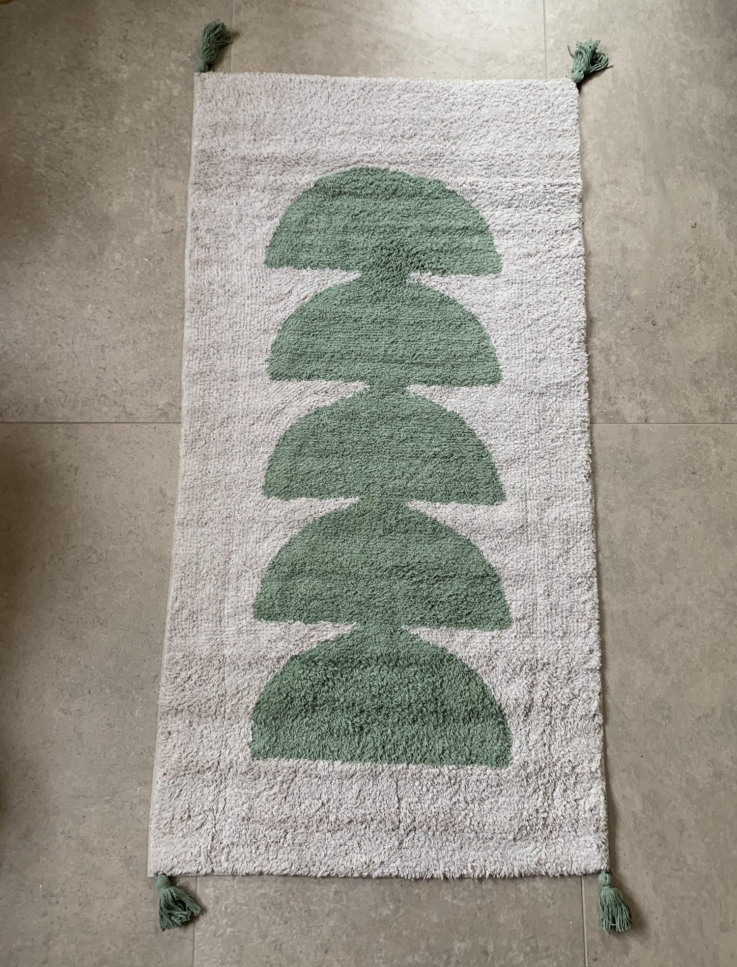 Green Tassel Runner Rug - Flo & Joe