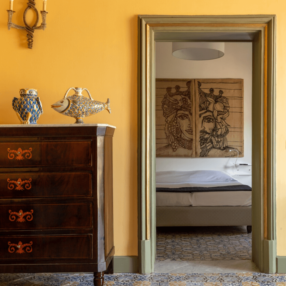 Sicilian Dama Head Tapestry - Large - Flo & Joe